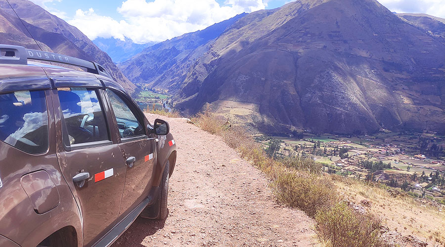 valle-sagrado-con-el-carro} private transport to mil centro